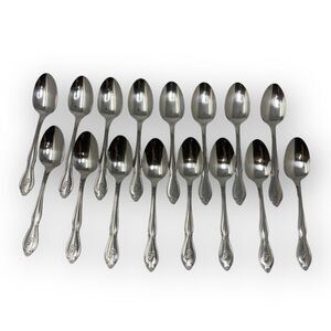 Lot of 16 Custom Craft Stainless Steel Flatware Spoon Spoons Korea Monogram P 6"